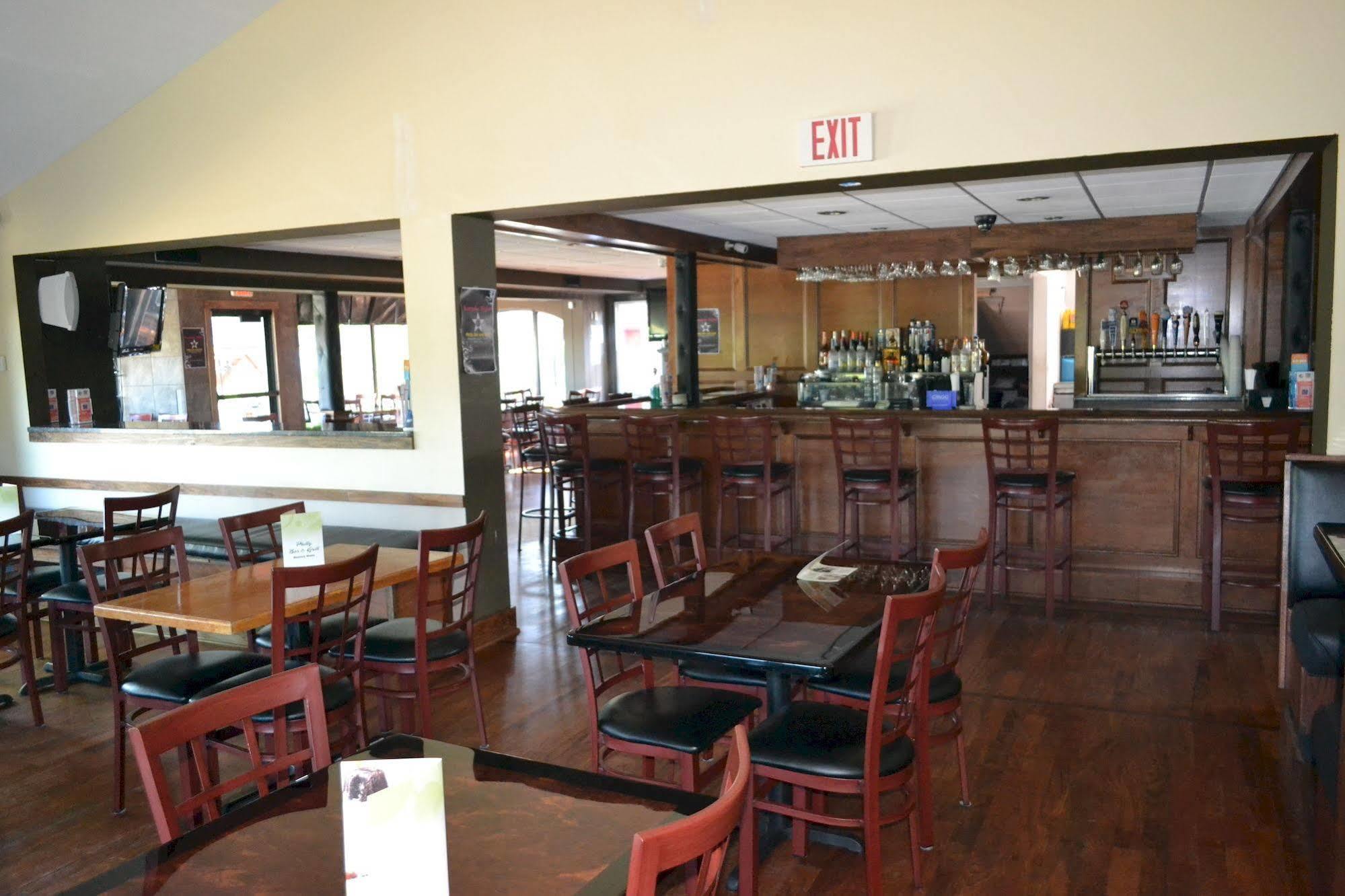 Latham Inn Exterior photo